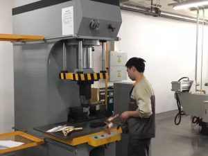 Fabrikamızda Japonya Müşteri Test Hidrolik Pres Makinası